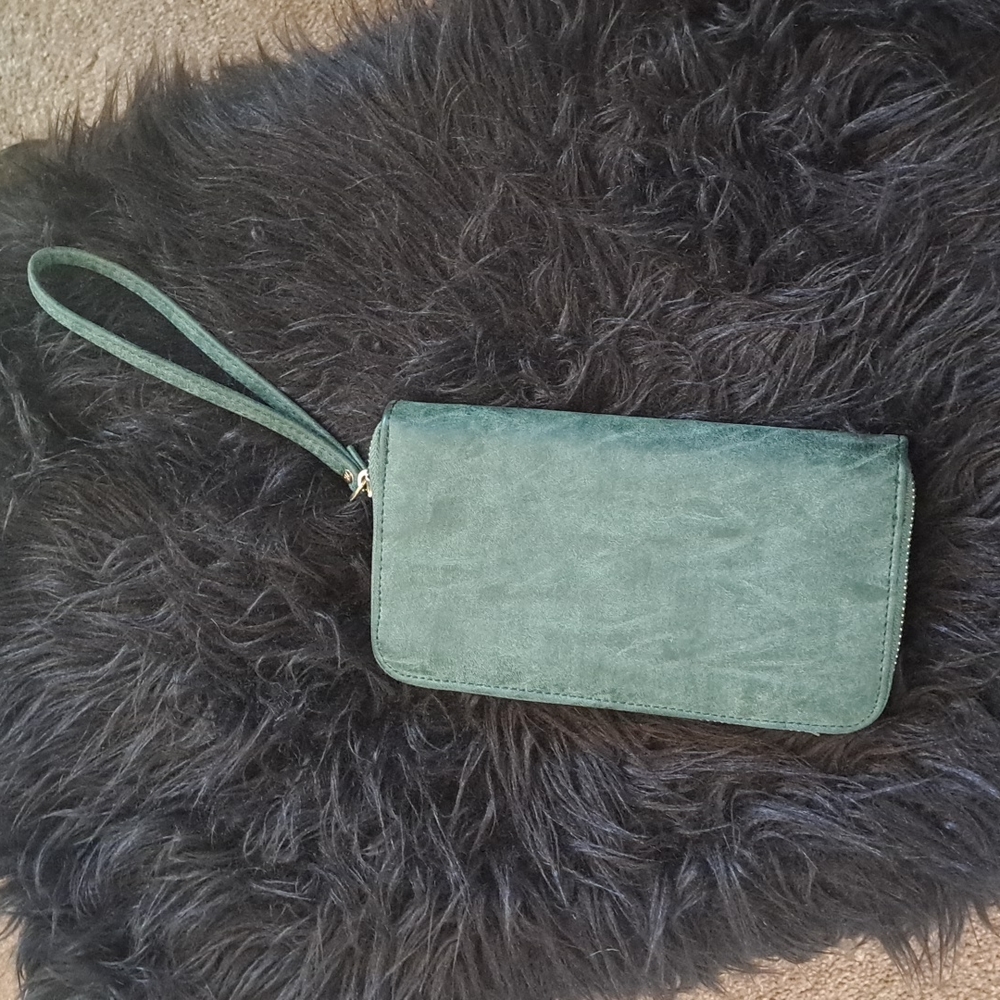 Nwt Wallet/Charger - Picture 7 of 9